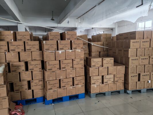 Găng tay dùng một lần Vinyle cấp thực phẩm mang lại sự thoải mái và độ bền cho các chuyên gia ngành công nghiệp thực phẩm